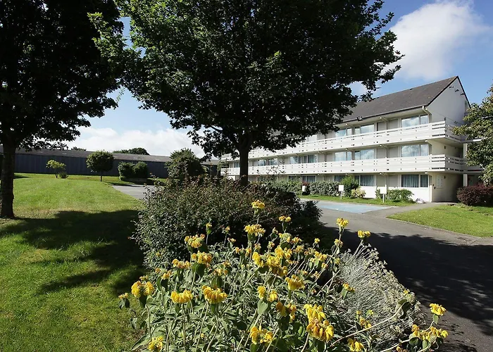 Brit Hotel Dinan - Taden